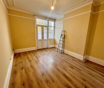 Ramuz Drive, Westcliff-On-Sea - Photo 3