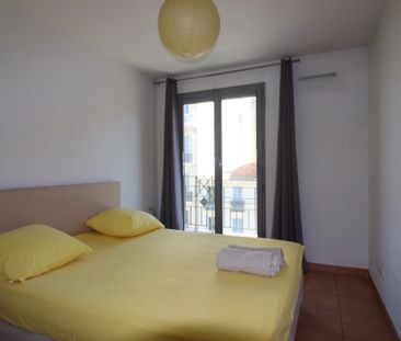 Location Appartement 4 pièces 80m² MARSEILLE 6ème - Photo 2