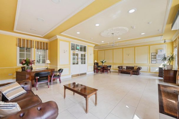 2 bedroom Flat To Let - Photo 1