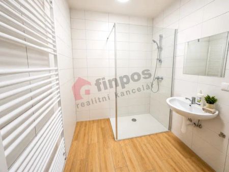 Pronájem bytu 2+kk po rekonstrukci v centru Chlumce n.C. - Photo 3