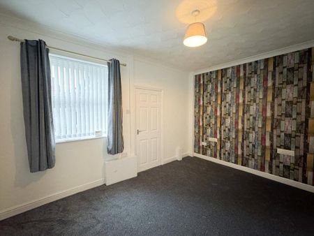 2 bedroom end of terrace house to rent - Photo 5