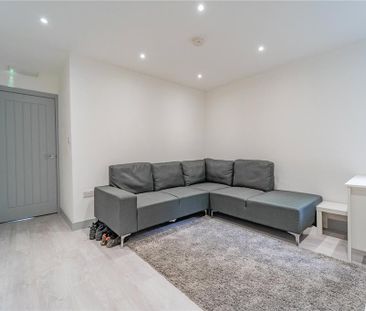 8 bedroom house to rent - Photo 1