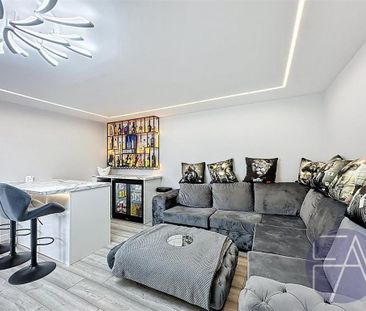 5 bedroom detached house to rent - Photo 1