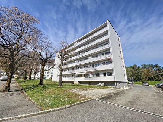 Appartement lumineux de 3.5 pièces au 2ème étage situé dans un quartier calme et verdoyant. - Photo 1