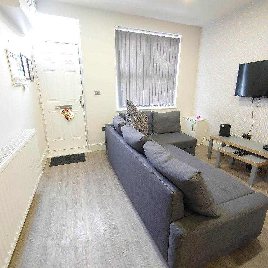 Hawkins Street, Kensington. - Photo 1