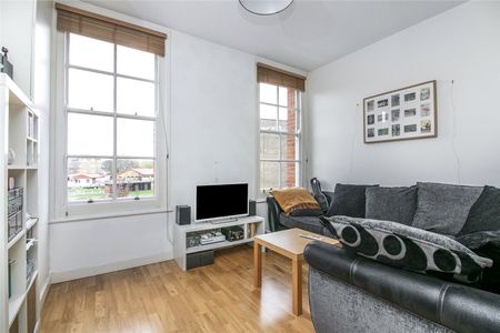 East Arbour Street, London, E1 0EP - Photo 2