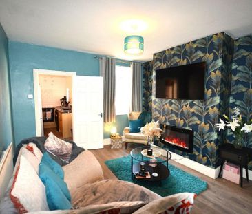 2 bedroom semi-detached house to rent - Photo 2