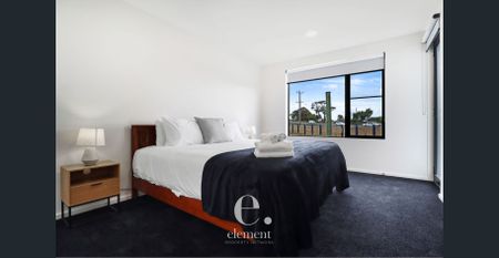 Executive Apartment | Mid & Long Term Lease Available - Photo 4