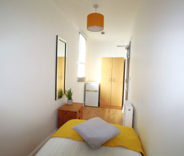 130 Monks Road, Lincoln, Lincolnsire, LN2 5PH, United Kingdom - Photo 1