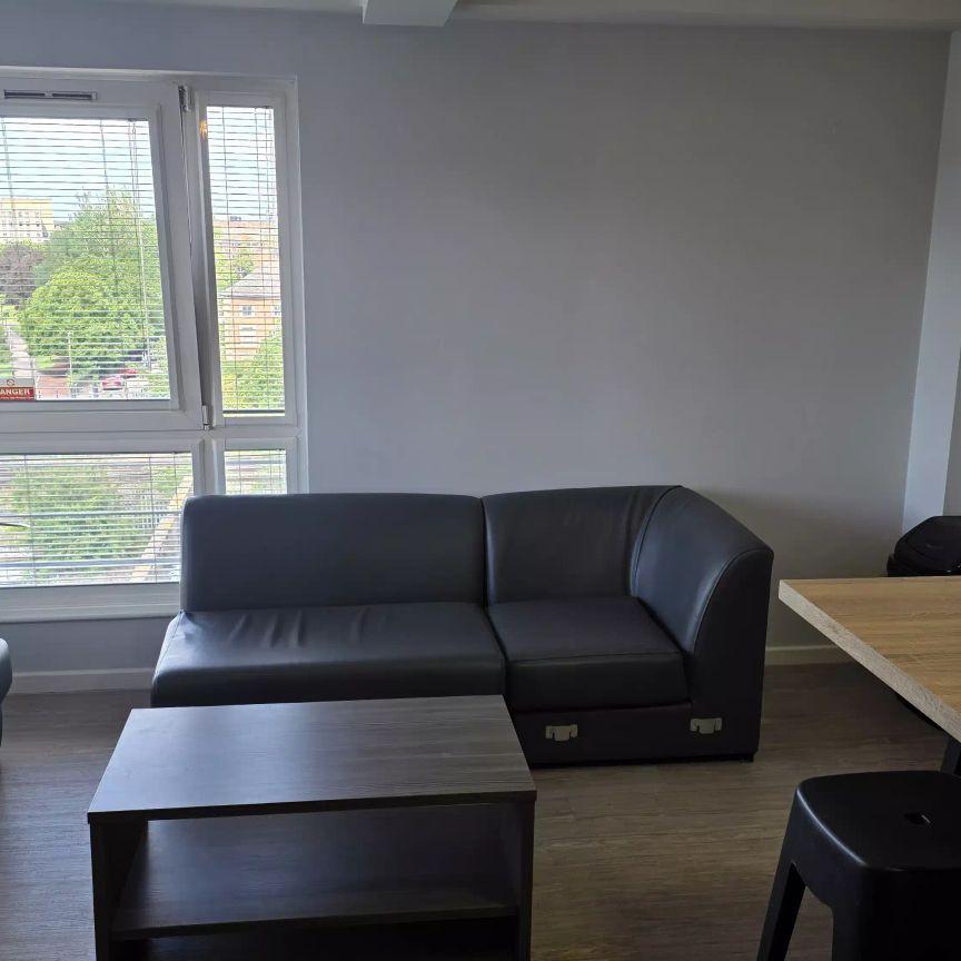 Silver Studio - Photo 1