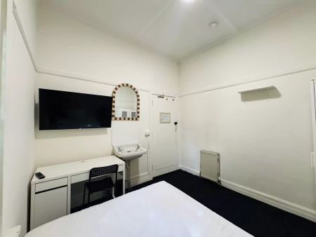 Room 3 (Non Ensuite) - Photo 5