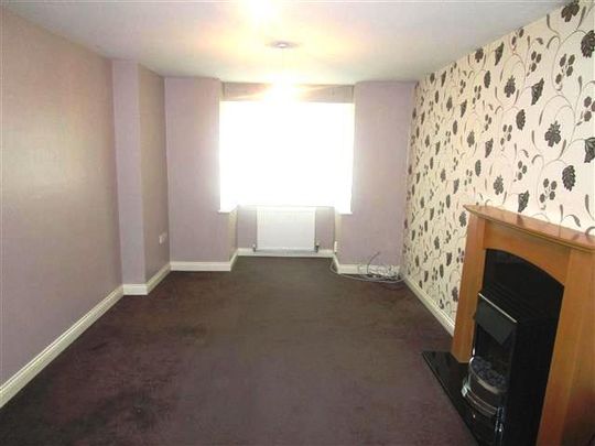 4 bedroom semi-detached house to rent - Photo 1