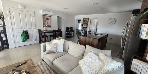 Grand 4 1/2 Moderne Dans Un 6plex - Photo 3