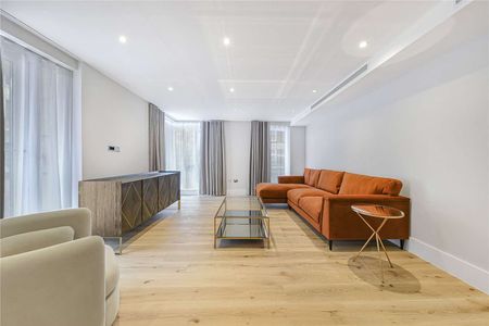 A stunning three bedroom, three bathroom located right opposite Baker Street tube station. - Photo 2