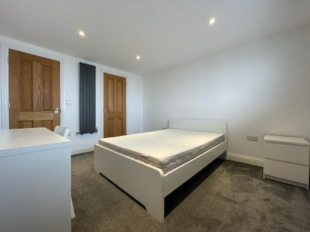 4 bedroom terraced house to rent - Photo 4