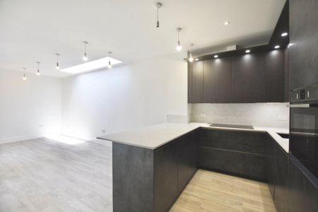 3 bedroom flat to rent - Photo 5