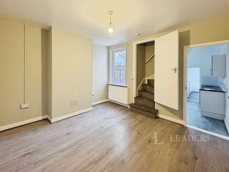 3 bedroom terraced house to rent - Photo 5