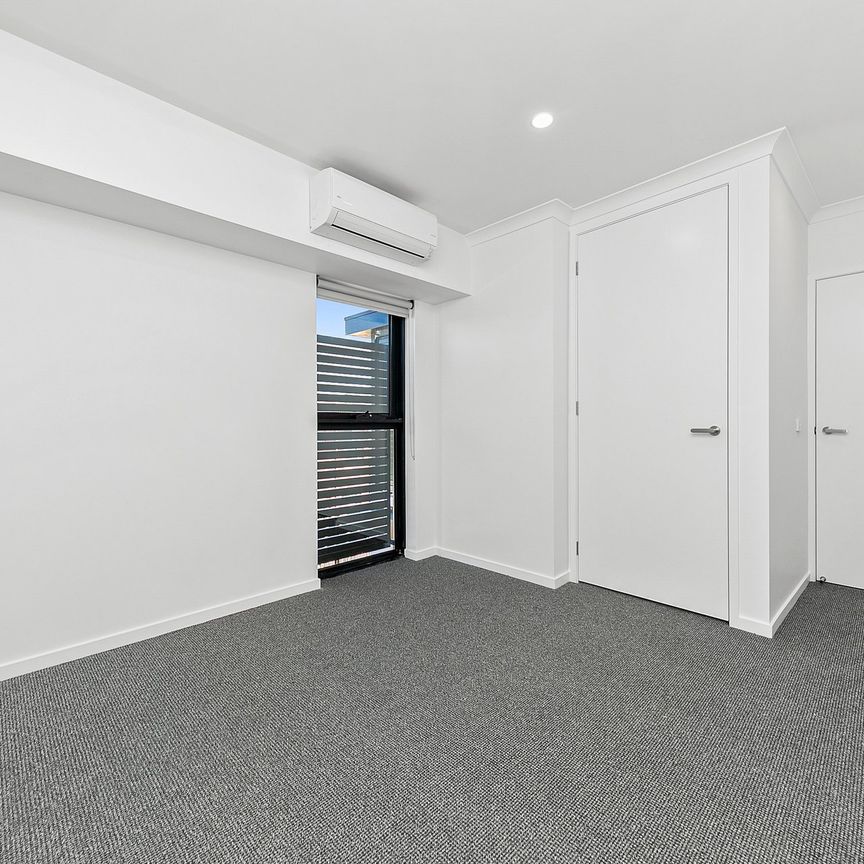 2&9/2 Howard Court, Clayton - Photo 1