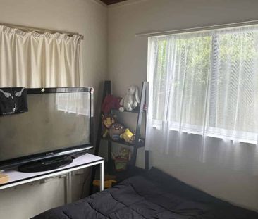 Tidy Family Home - Photo 3