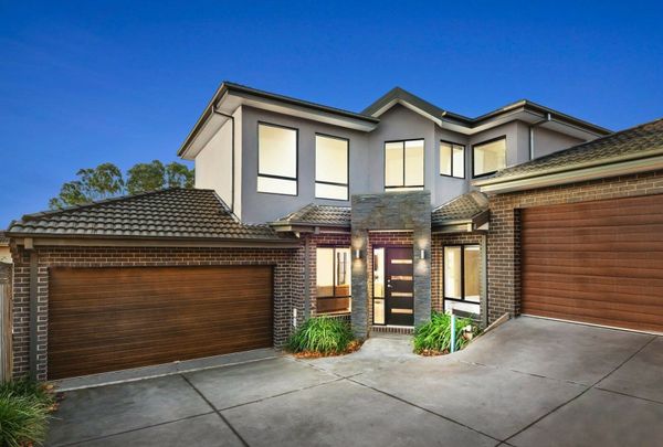SPACIOUS FOUR BEDROOM HOME IN GREAT LOCATION - Photo 1