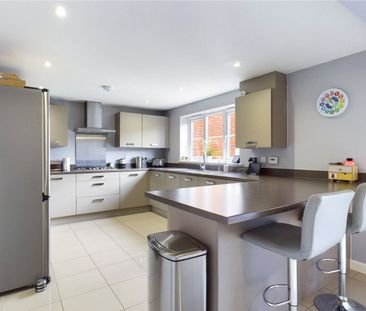 Fawn Drive, Three Mile Cross, Reading, Berkshire, RG7 - Photo 4