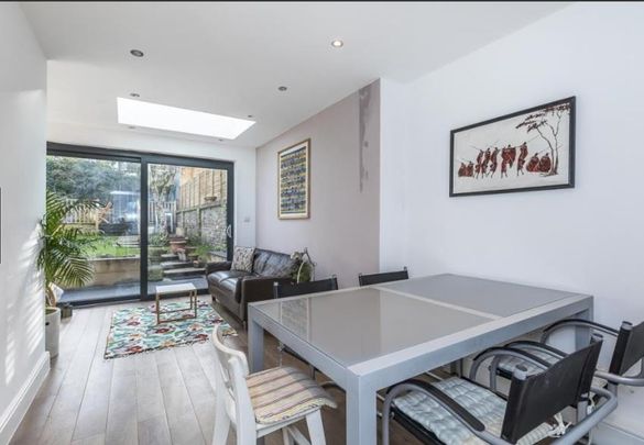 4 Bed End Terrace, Catherine Grove, SE10 - Photo 1