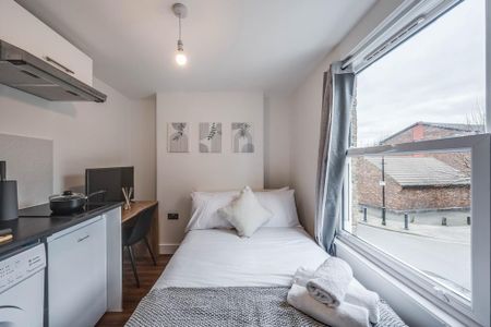 1 bedroom flat to rent - Photo 2