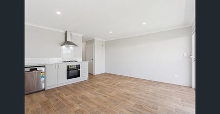 Brand new and available immediately - Photo 5