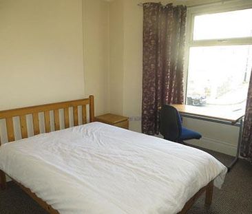 4 bedroom private hall to rent - Photo 4