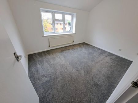 2 bedroom semi-detached house to rent - Photo 4