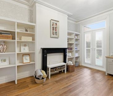 4 bedroom semi-detached house to rent - Photo 6