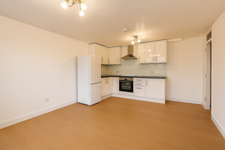 2 bedroom flat to rent - Photo 2