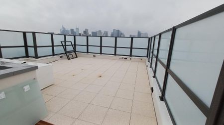 location Appartement T5 DE 115.52m² À COURBEVOIE - Photo 2