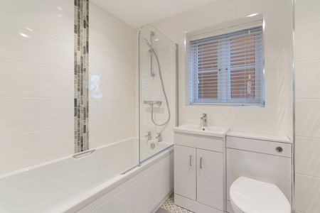 3 bedroom detached house to rent - Photo 5