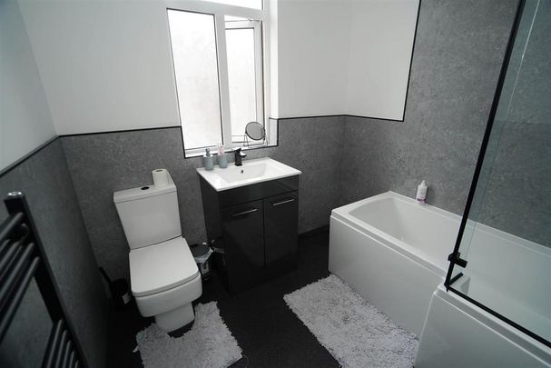 2 bedroom terraced house to rent - Photo 1