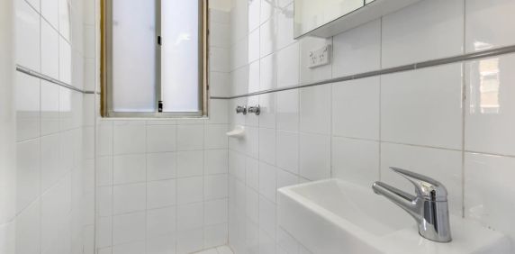 Conveniently Located Studio - Photo 2