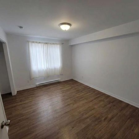JOLI 5 1 /2 À LOUER À MONTRÉAL - Photo 3