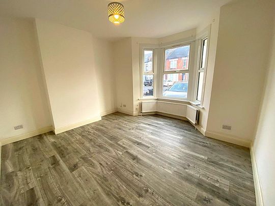 4 bedroom terraced house to rent - Photo 1