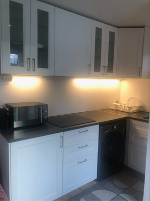 Fjädervägen, Skogås - Foto 1