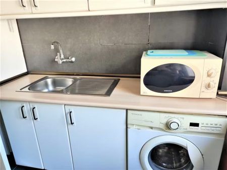 Calle Pelay Correa, Sevilla, Andalusia 41010 - Photo 3