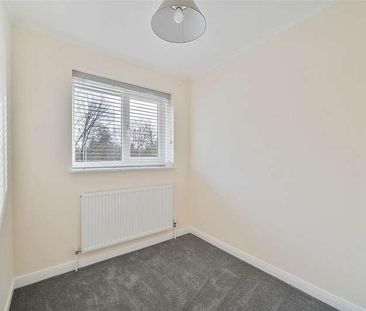 Manor Farm Road, Salisbury, SP1 - Photo 6