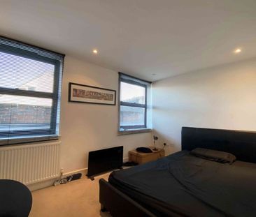1 Bedroom - Photo 2