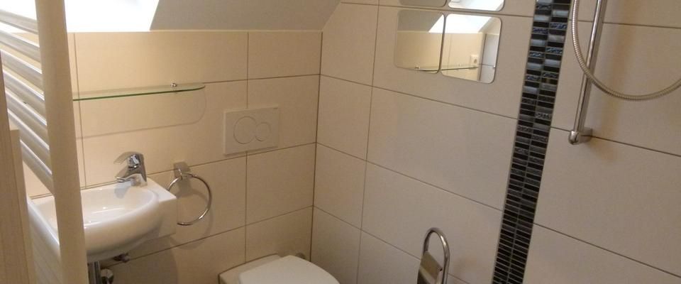 Modern möbliertes Appartement über den Dächern von Cannstatt - Photo 1