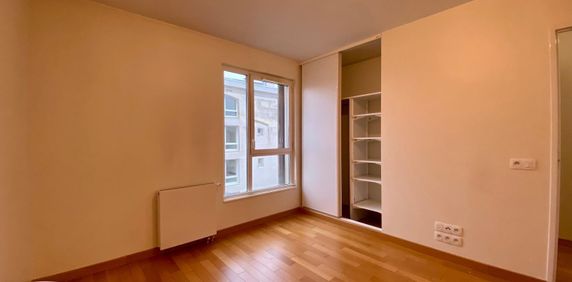 Location Appartement 4 pièces 106m² ST PIERRE DES CORPS 37700 - Photo 2