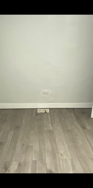 Room in a Shared House, High Street North, E6 - Photo 2