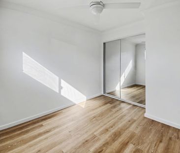 Perfect position and presenation - available now - Photo 2