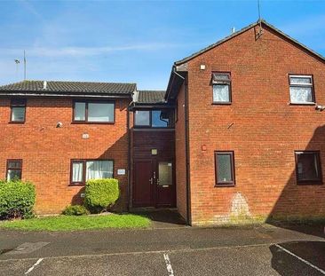 Westcott Place, Swindon, Wiltshire, SN1 - Photo 2