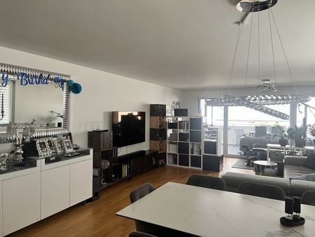 Moderne 4.5-Zimmer-Wohnung in Tann zu vermieten - Photo 2