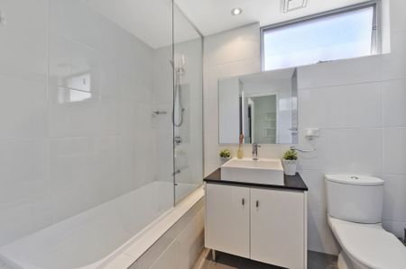 117/3 Stromboli Strait, Wentworth Point - Photo 5