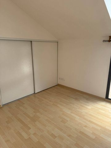 Location appartement 4 pièces 86.4 m² à Saint-Genis-Pouilly (01630) - Photo 2